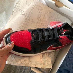 Black and Red Bred J7/W9 Brand New Never worn NIKE JORDAN